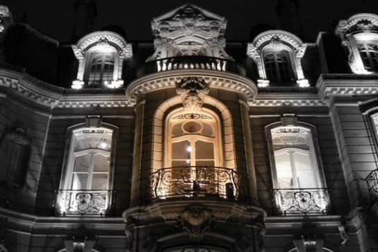 L’Avenue Matignon et les grandes maisons de ventes aux enchères