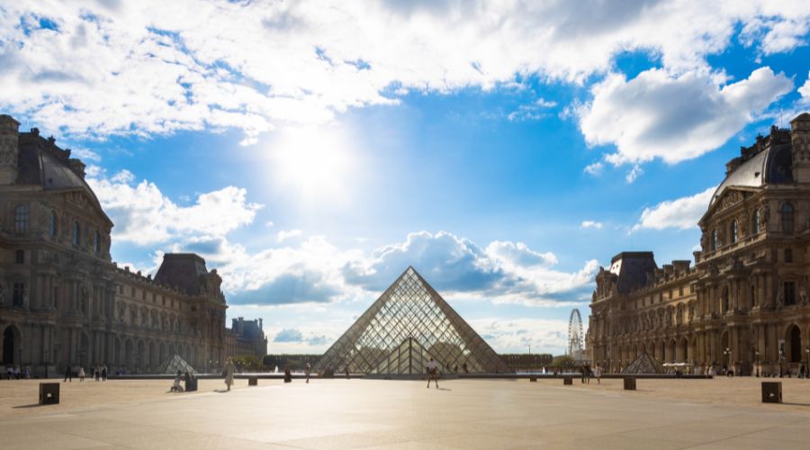 Explorez le musée du Louvre sous un nouvel angle avec le team building